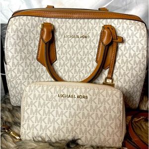 Michael Kors doctor bag with wallet